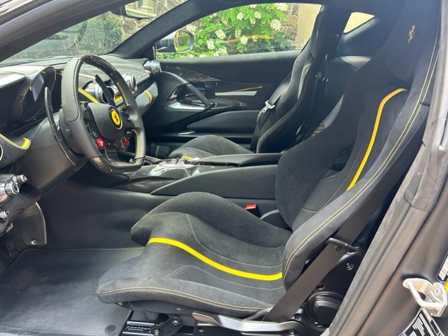 2022 Ferrari 812 Competizione, 8/19