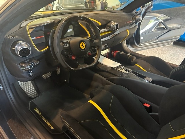 2022 Ferrari 812 Competizione, 9/19