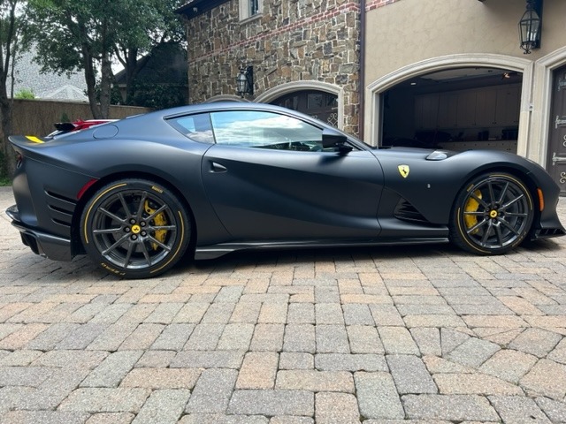 2022 Ferrari 812 Competizione, 14/19