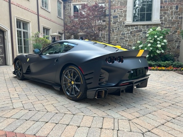 2022 Ferrari 812 Competizione, 15/19