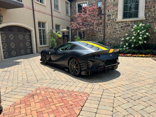 2022 Ferrari 812 Competizione, 18/19