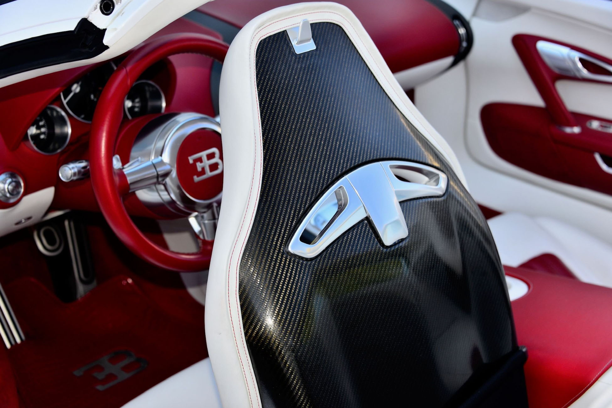 2011 BUGATTI VEYRON GRAND SPORT, 18/20