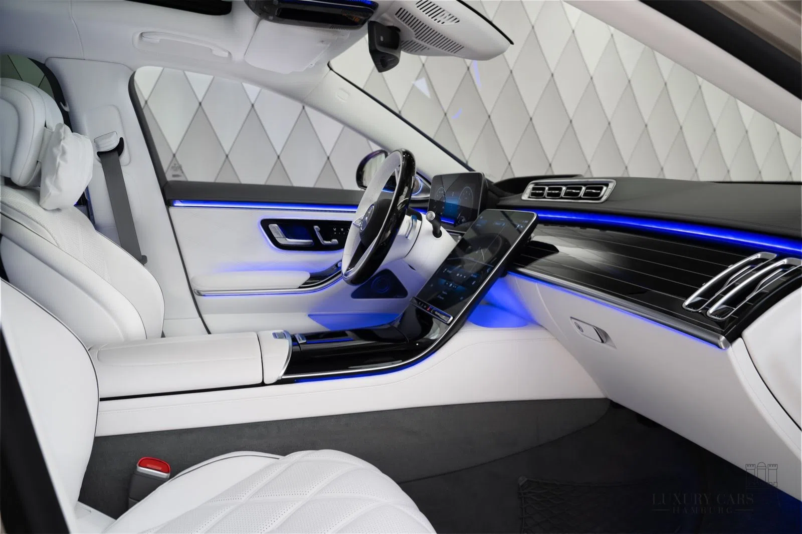2022 Mercedes-Maybach S 680 interior, Beige, Full leather