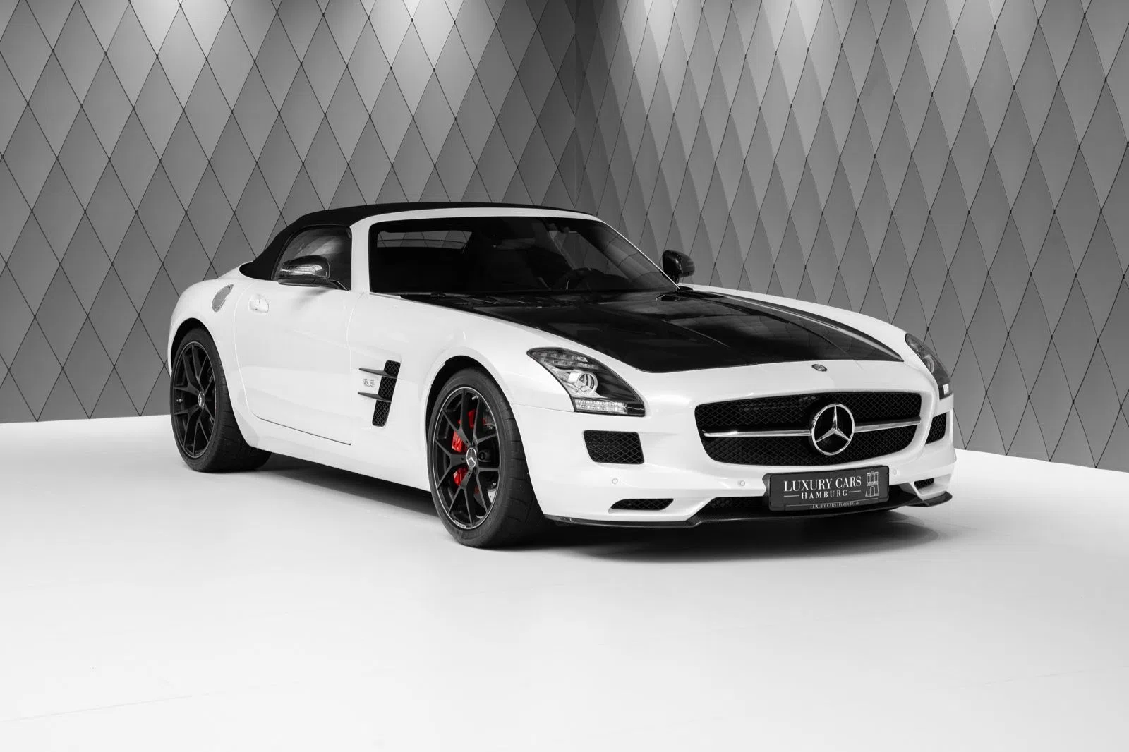 2014 Mercedes-Benz SLS AMG GT *1 of 350* FINAL EDITION for sale, front three-quarter view, Invalid Designo Msytic White