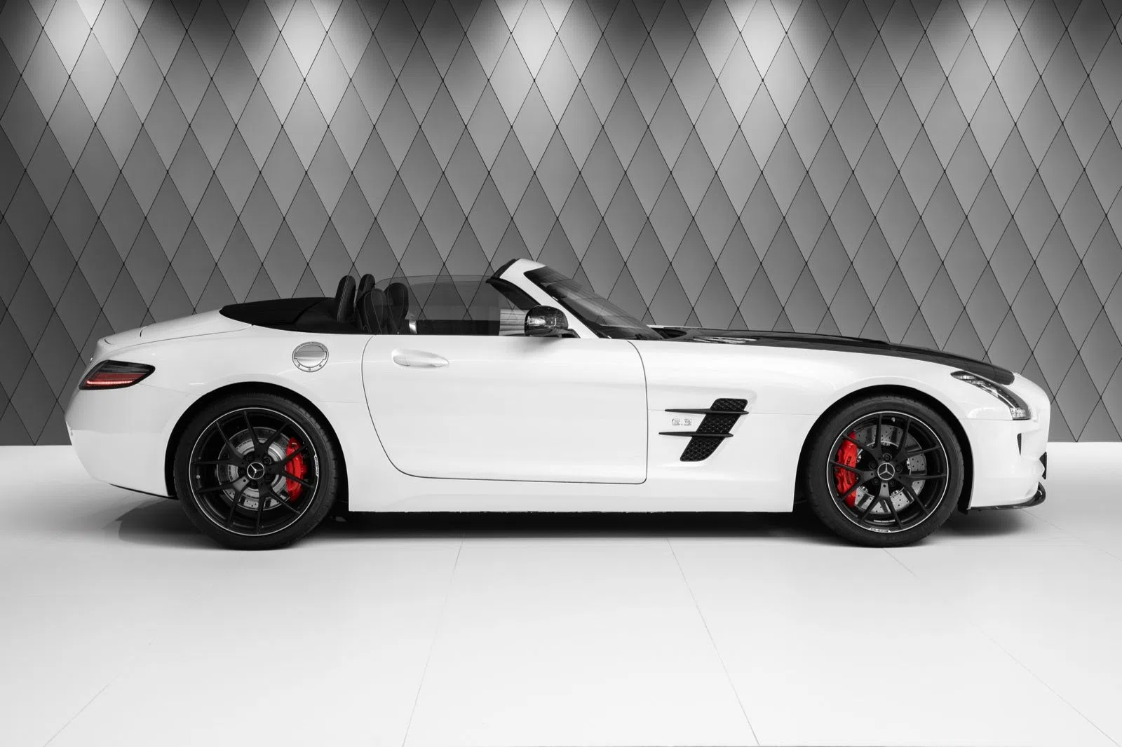 2014 Mercedes-Benz SLS AMG GT *1 of 350* FINAL EDITION, side profile, Invalid Designo Msytic White