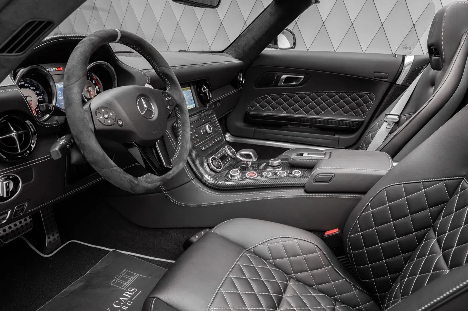 2014 Mercedes-Benz SLS AMG GT *1 of 350* FINAL EDITION interior, Black, Full leather