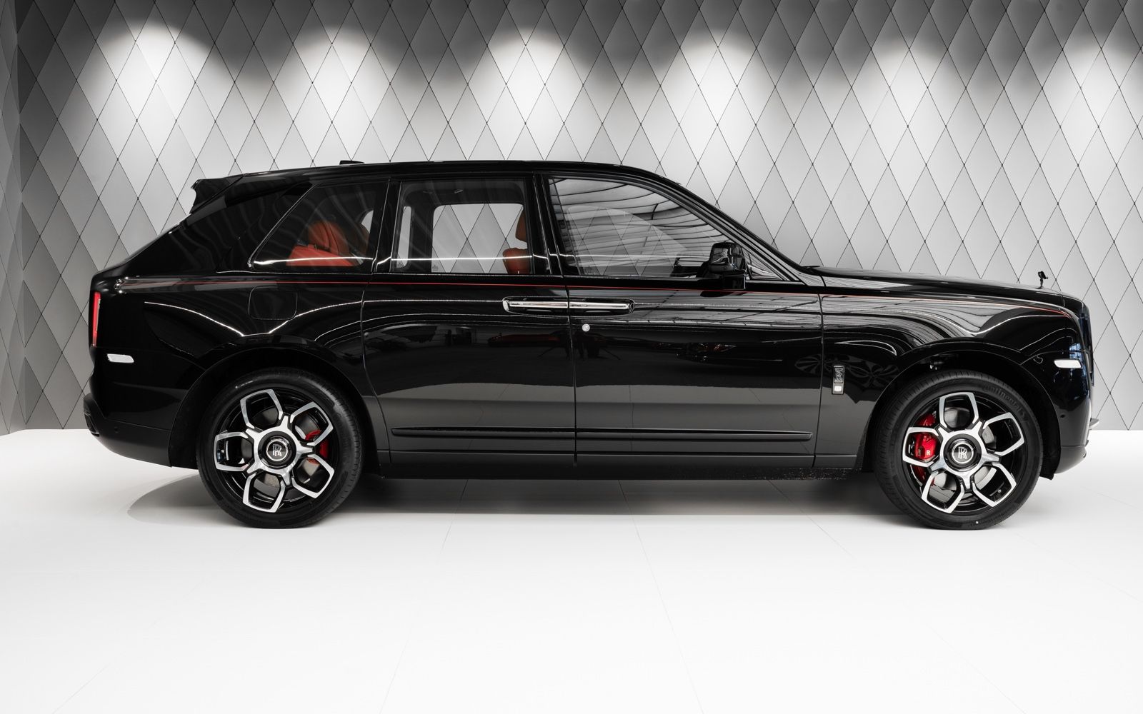 2023 Rolls-Royce Cullinan Black Badge, 3/18