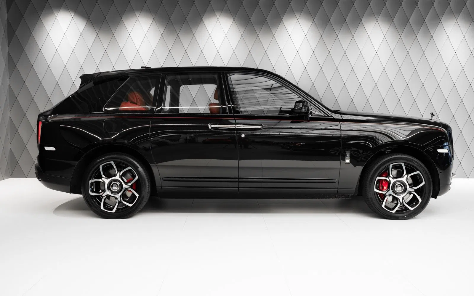 2023 Rolls-Royce Cullinan Black Badge for sale, exterior, Diamond Black
