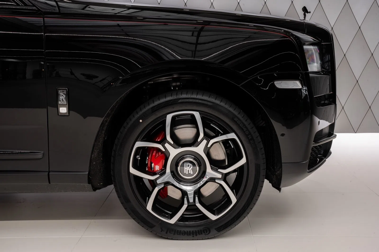 2023 Rolls-Royce Cullinan Black Badge for sale, exterior, Diamond Black