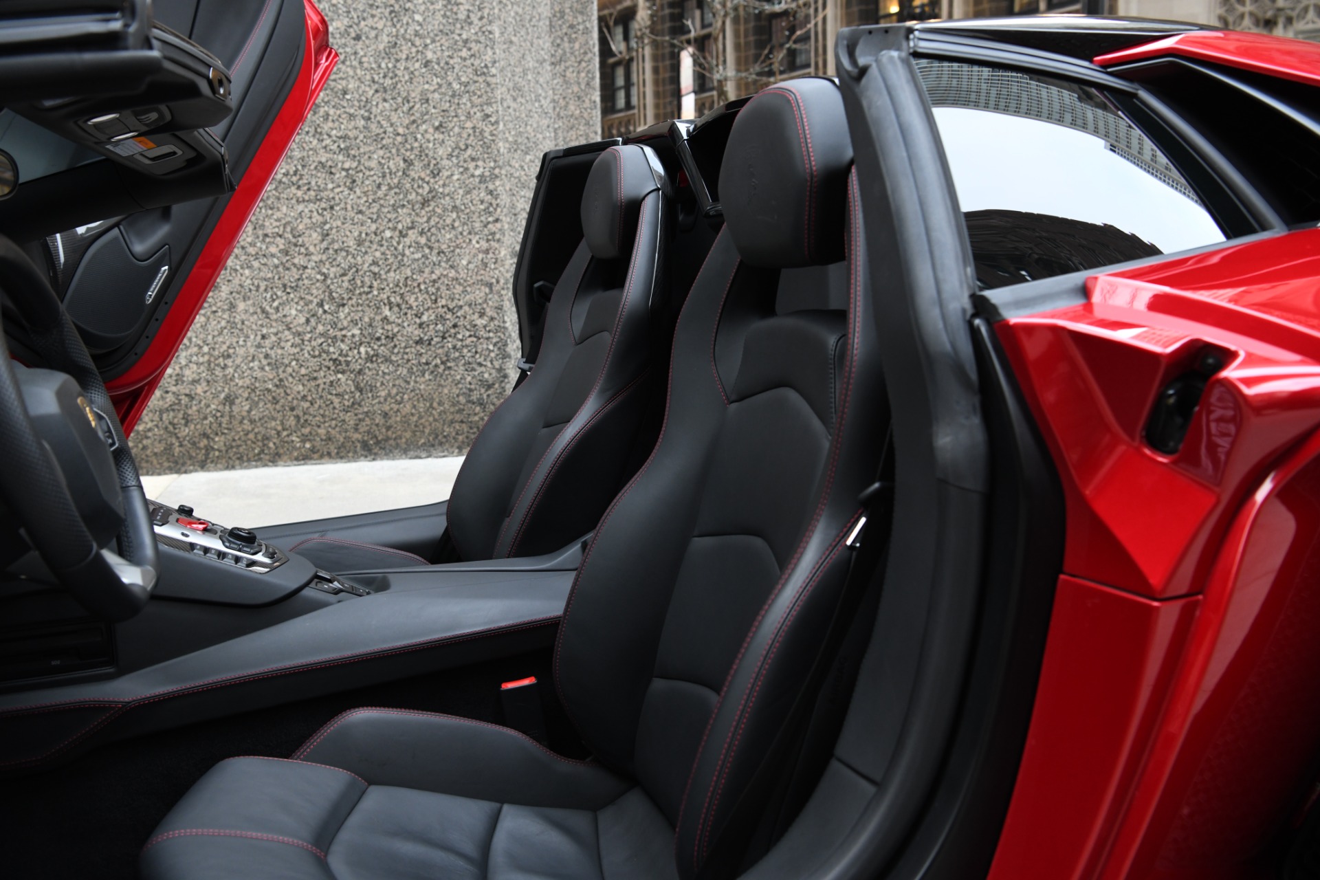 2015 LAMBORGHINI AVENTADOR ROADSTER, 8/16