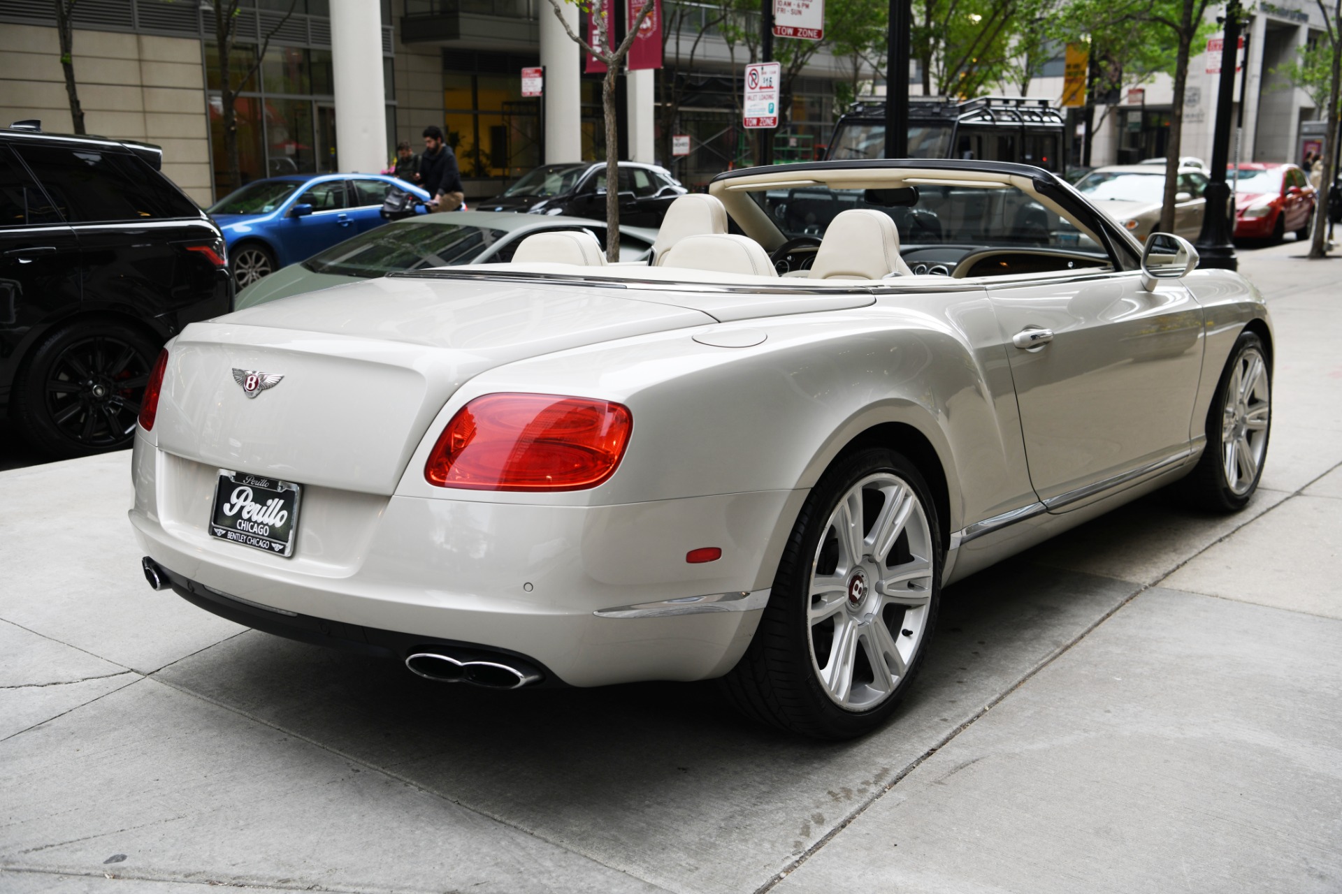 2013 BENTLEY CONTINENTAL GTC V8 CONVERTIBLE, 6/19