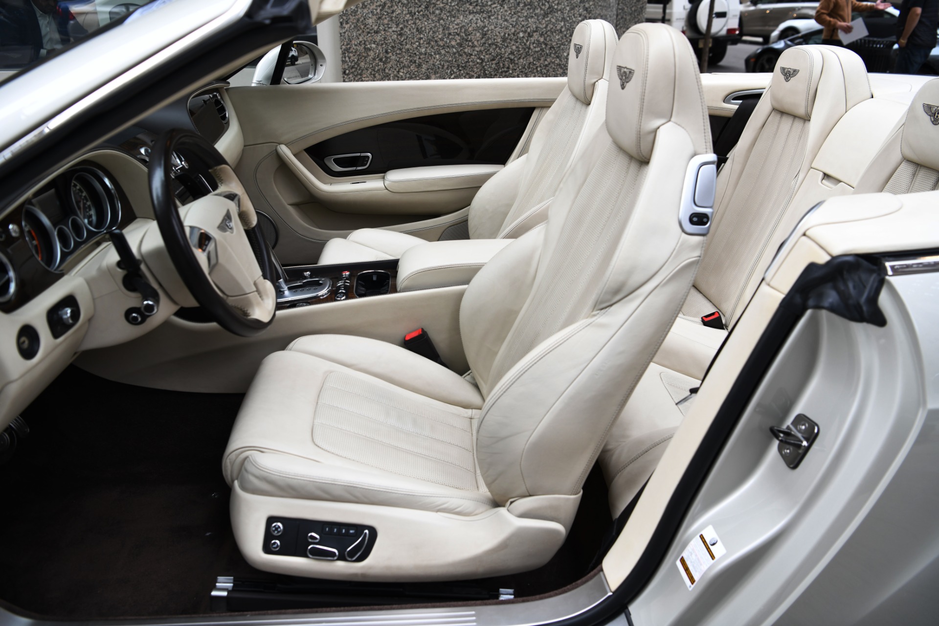 2013 BENTLEY CONTINENTAL GTC V8 CONVERTIBLE, 8/19