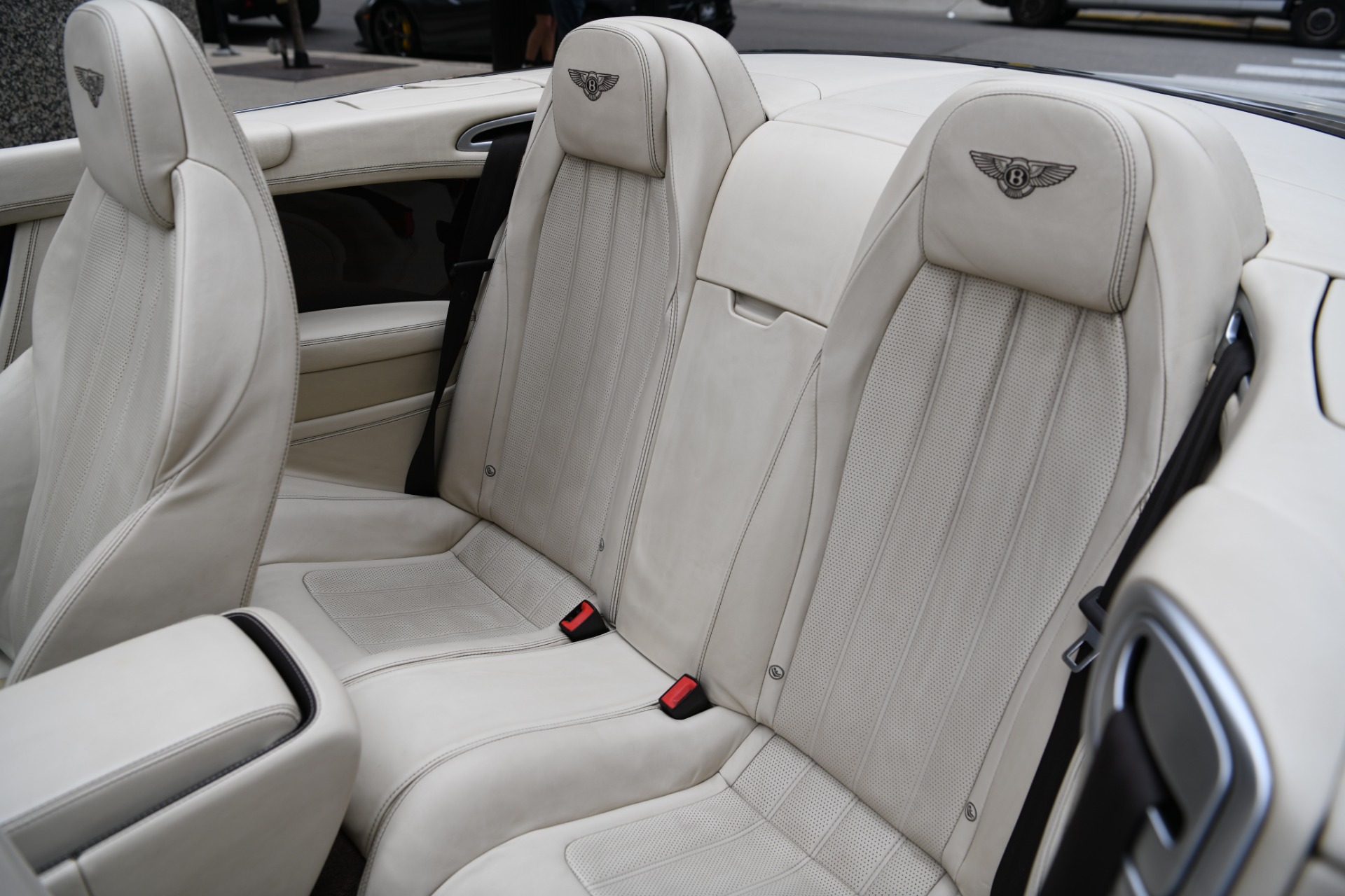2013 BENTLEY CONTINENTAL GTC V8 CONVERTIBLE, 10/19