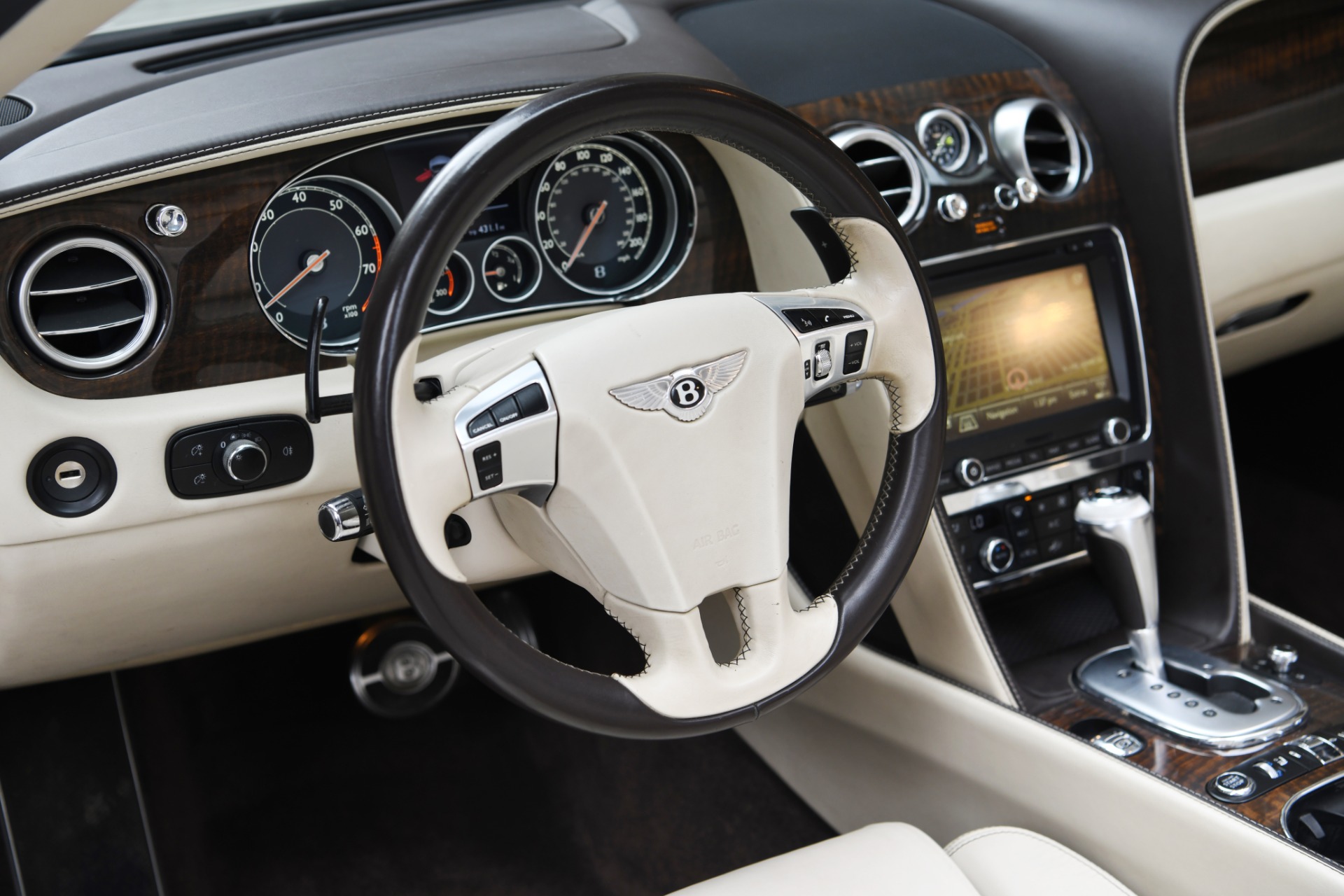 2013 BENTLEY CONTINENTAL GTC V8 CONVERTIBLE, 12/19