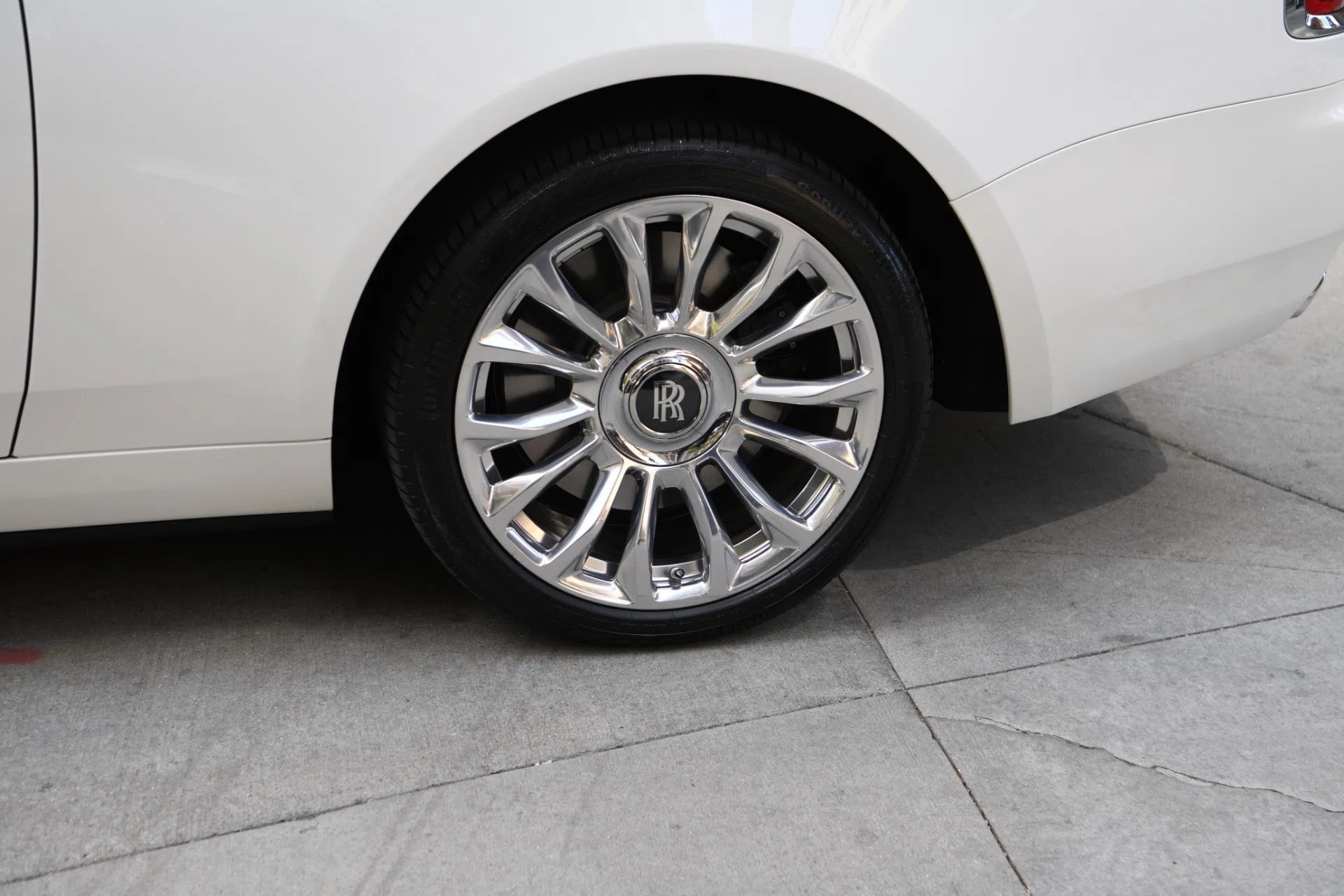 2021 Rolls-Royce Dawn wheel