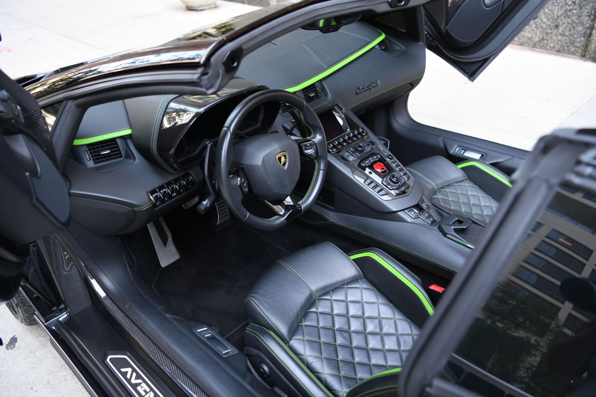 2019 LAMBORGHINI AVENTADOR S ROADSTER, 9/18