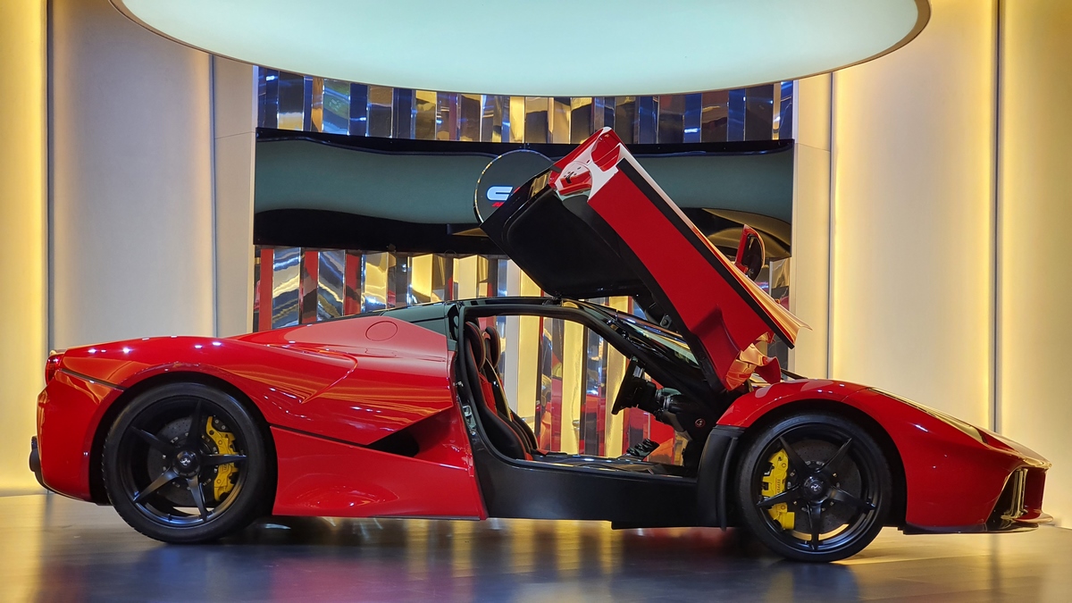 2015 Ferrari LaFerrari – 1 of 499, 5/23