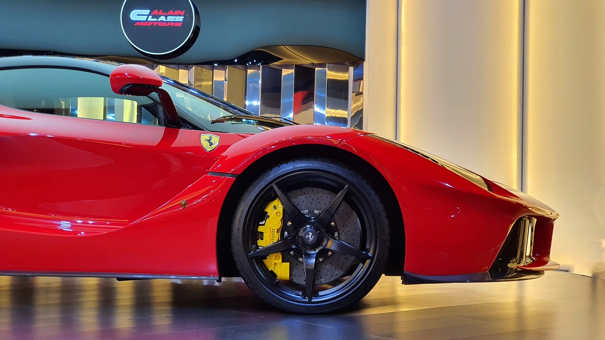 2015 Ferrari LaFerrari – 1 of 499, 13/23