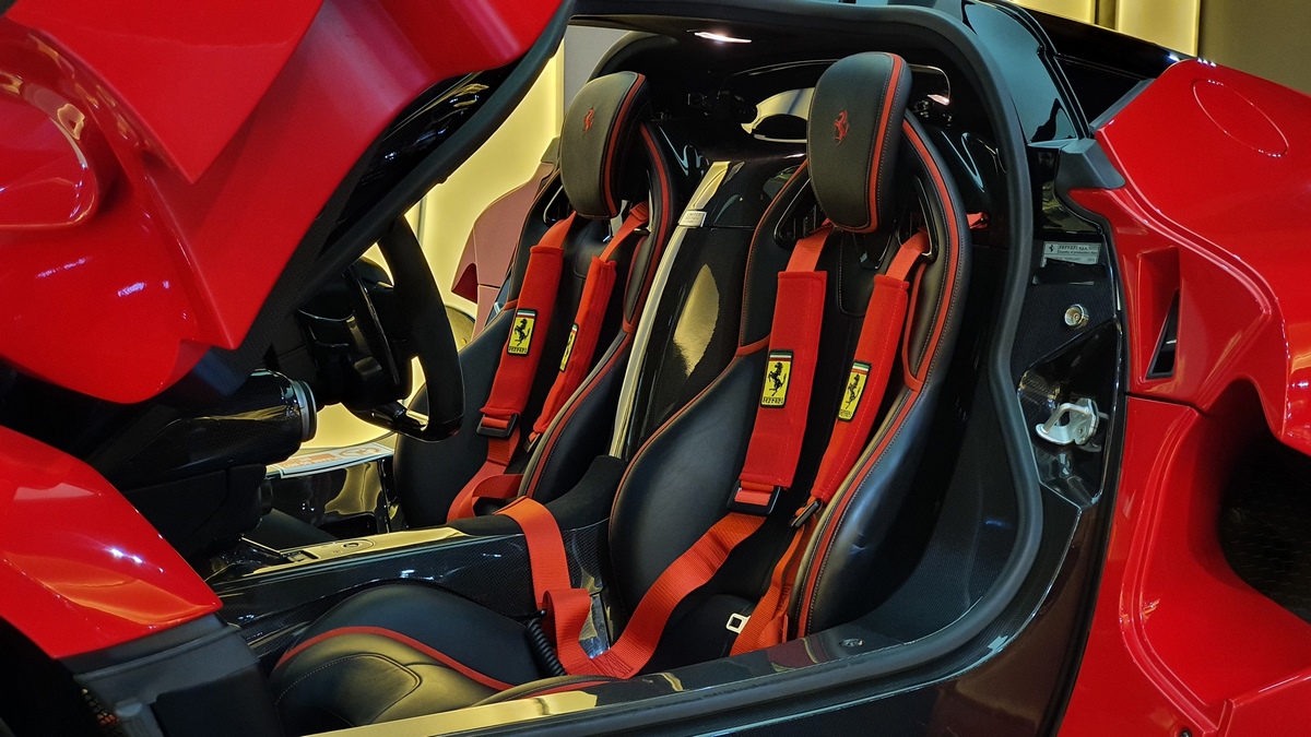 2015 Ferrari LaFerrari – 1 of 499, 17/23