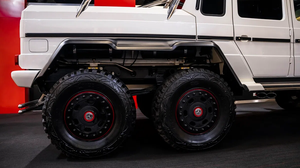 2014 Mercedes-Benz G63 AMG 6x6 for sale, exterior, White