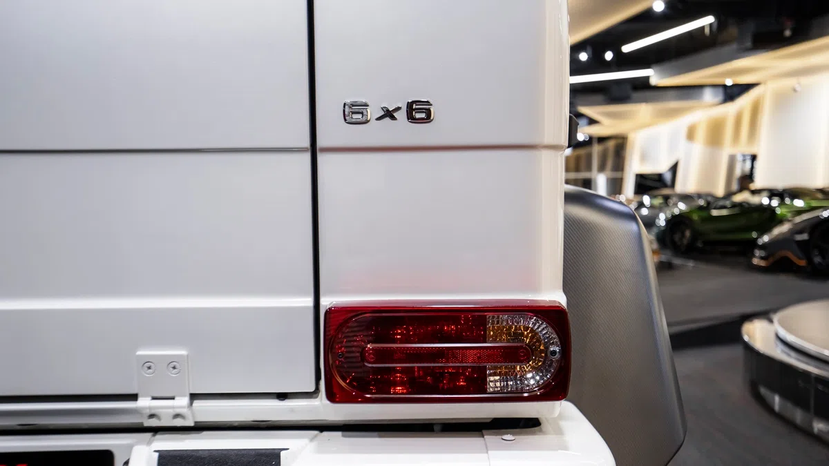 2014 Mercedes-Benz G63 AMG 6x6 for sale, exterior, White