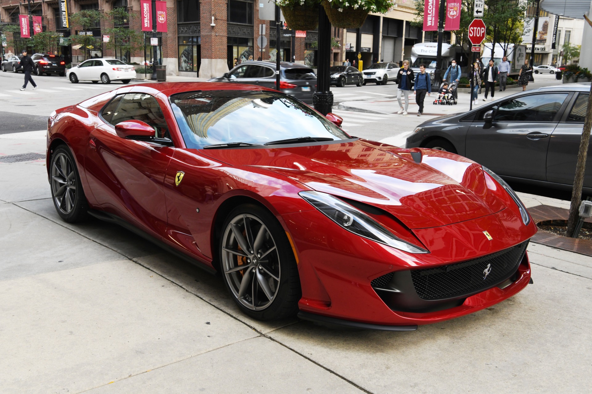 2021 FERRARI 812 GTS, 2/17