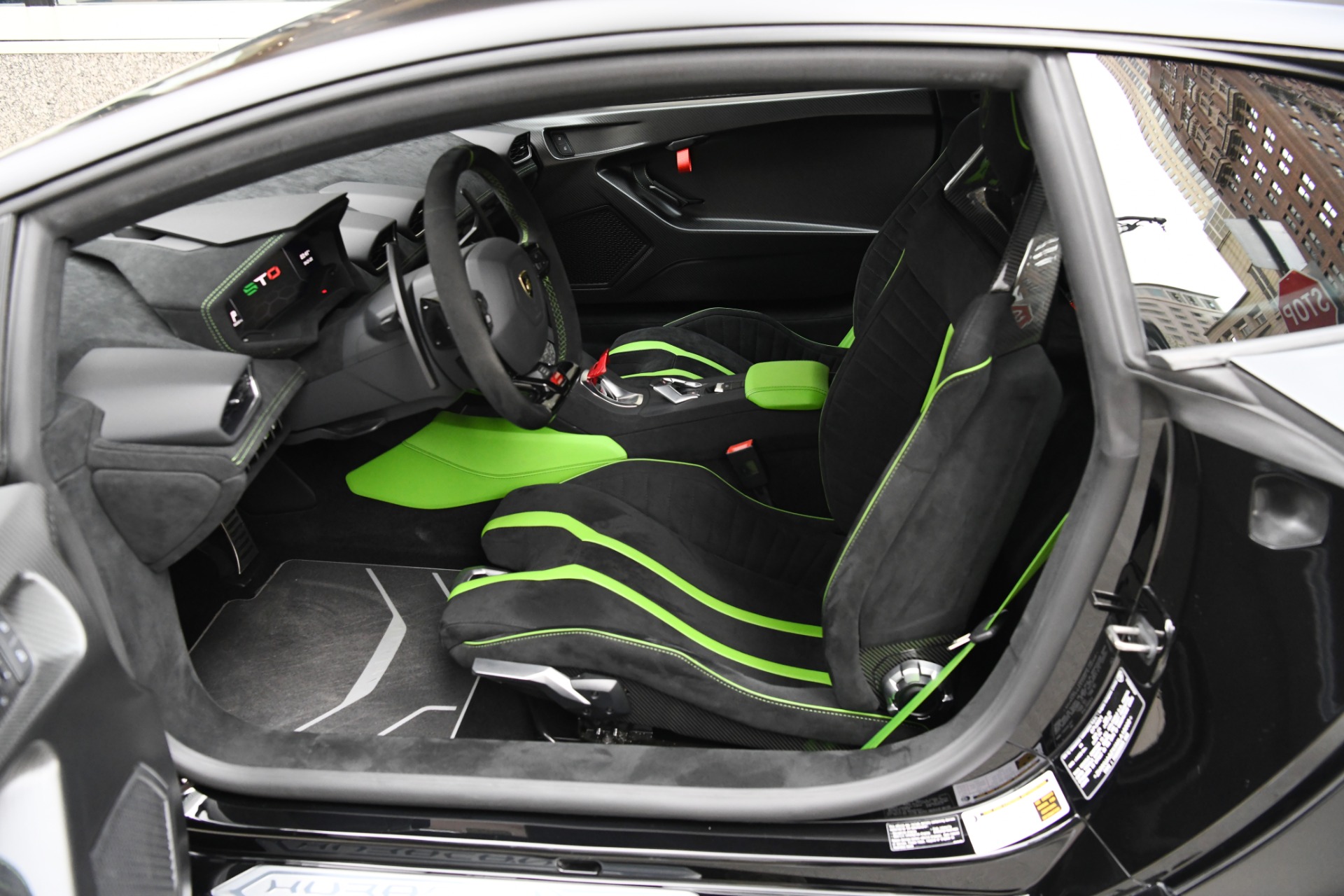 2021 LAMBORGHINI HURACAN STO, 6/17