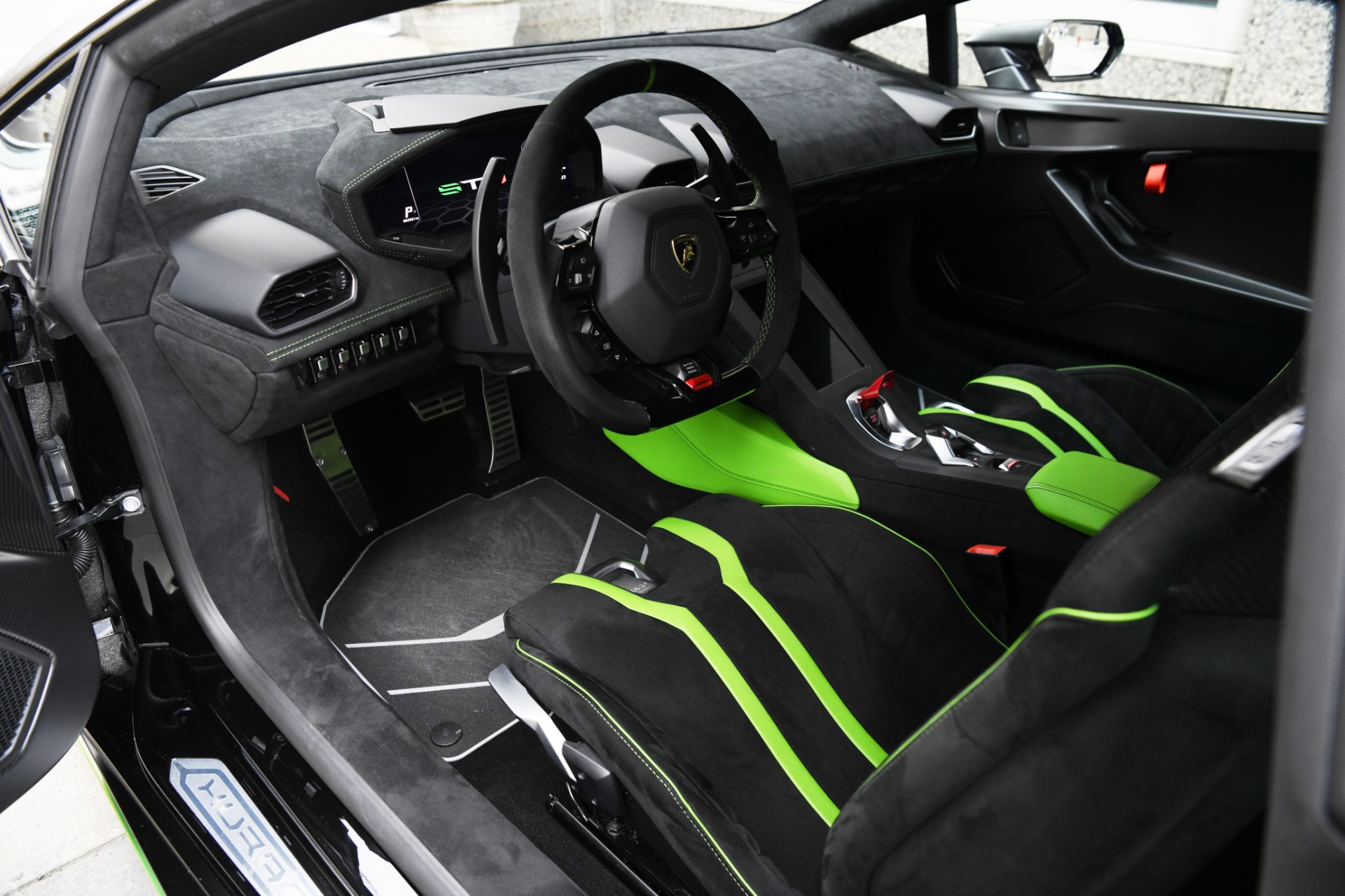 2021 LAMBORGHINI HURACAN STO, 8/17
