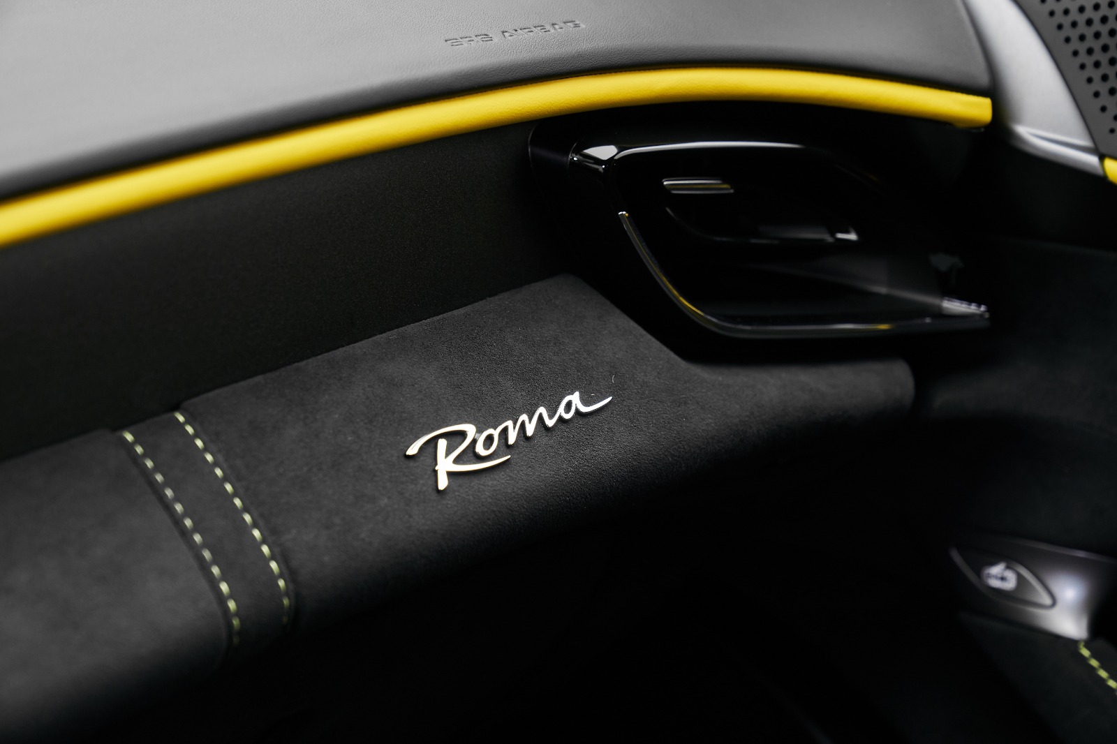 2023 Ferrari Roma, 8/12