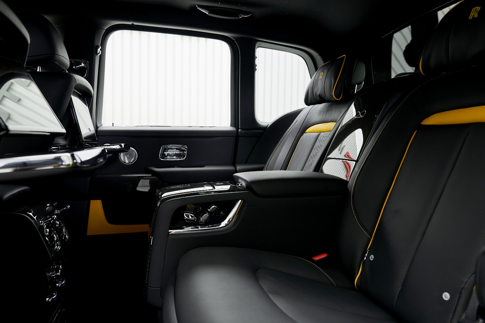 2022 Rolls-Royce Cullinan Black Badge, 12/14