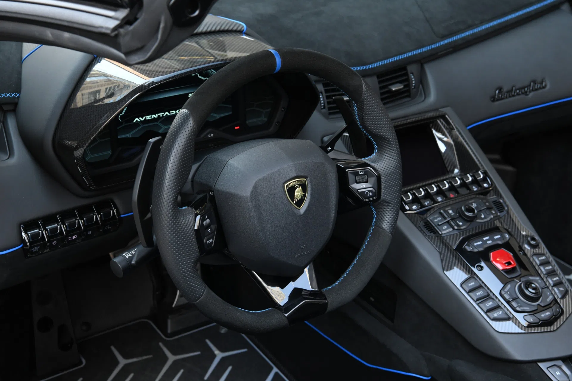 2021 Lamborghini Aventador SVJ Roadster interior