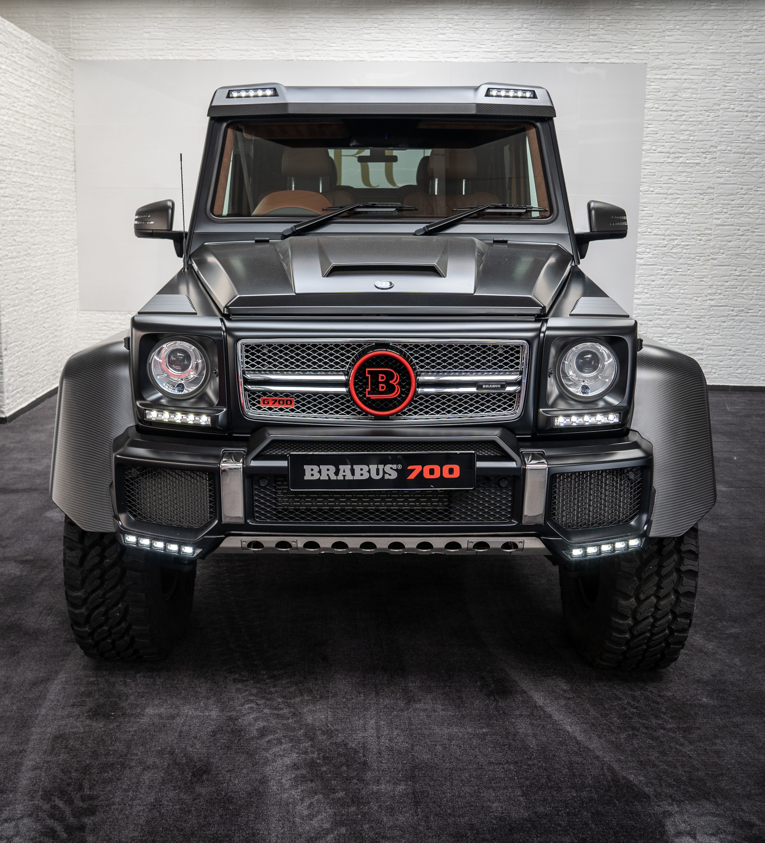 2015 BRABUS G 700 6x6, 2/11