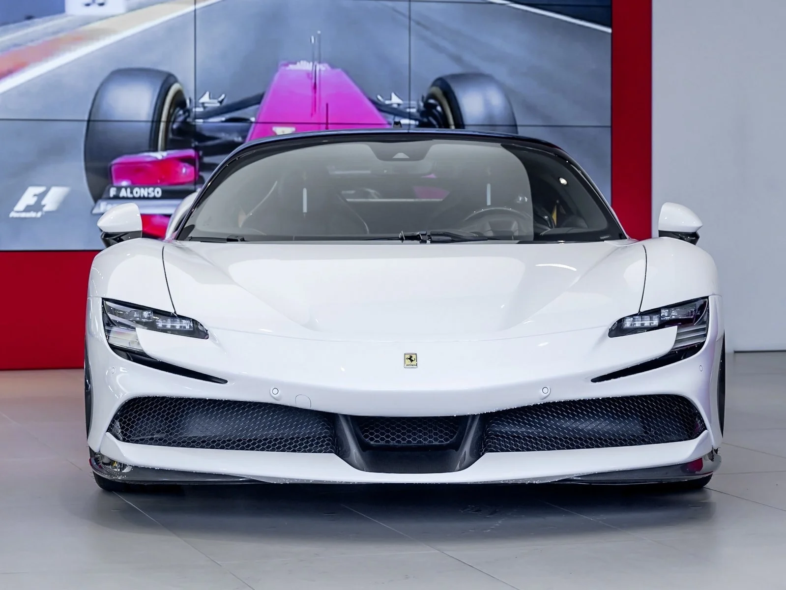 2022 Ferrari SF90 Stradale, 3/13