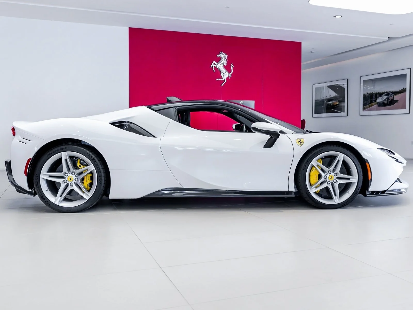 2022 Ferrari SF90 Stradale, 10/13