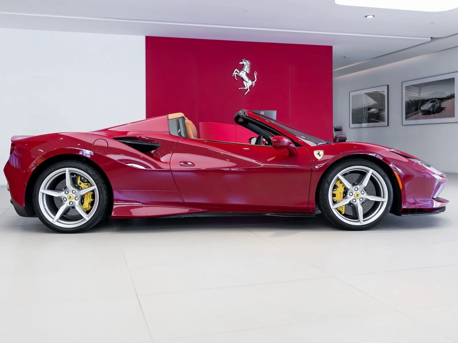 2022 Ferrari F8 Spider, 10/13