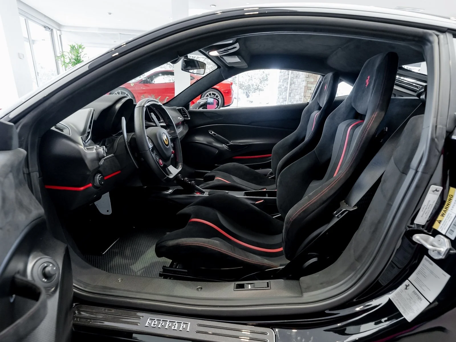 2019 Ferrari 488 Pista, 3/13