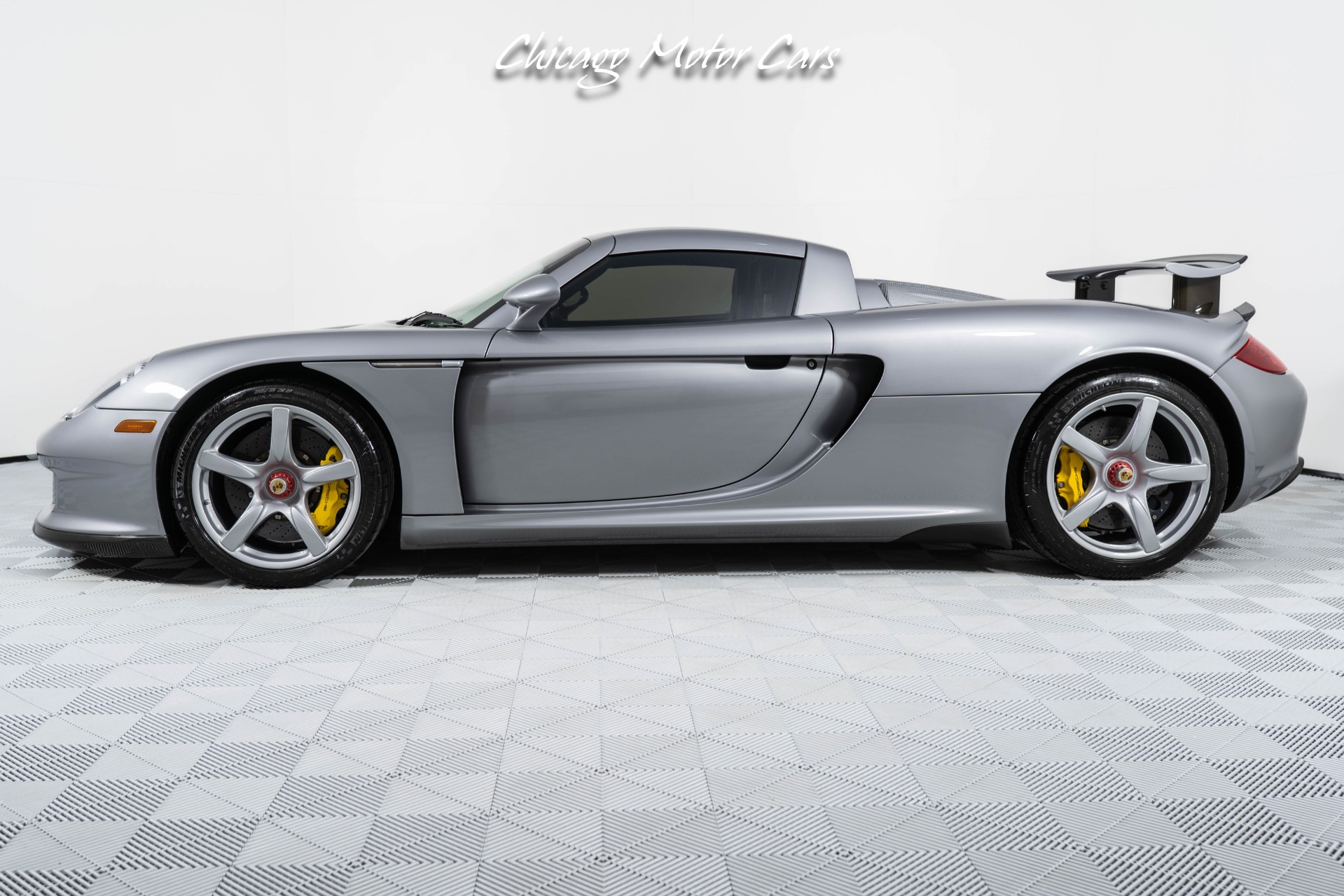 2005 Porsche Carrera GT, 2/17