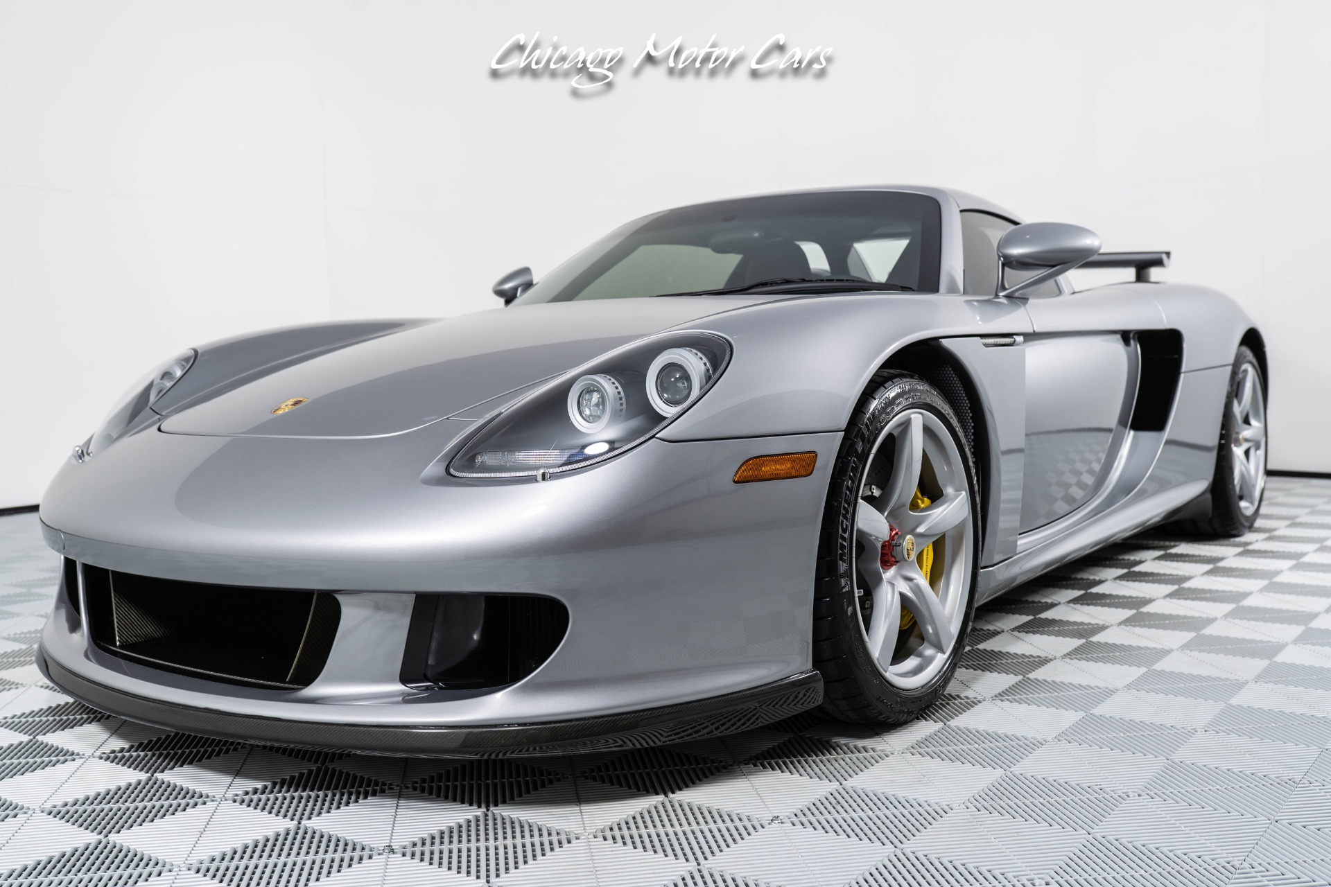 2005 Porsche Carrera GT, 16/17