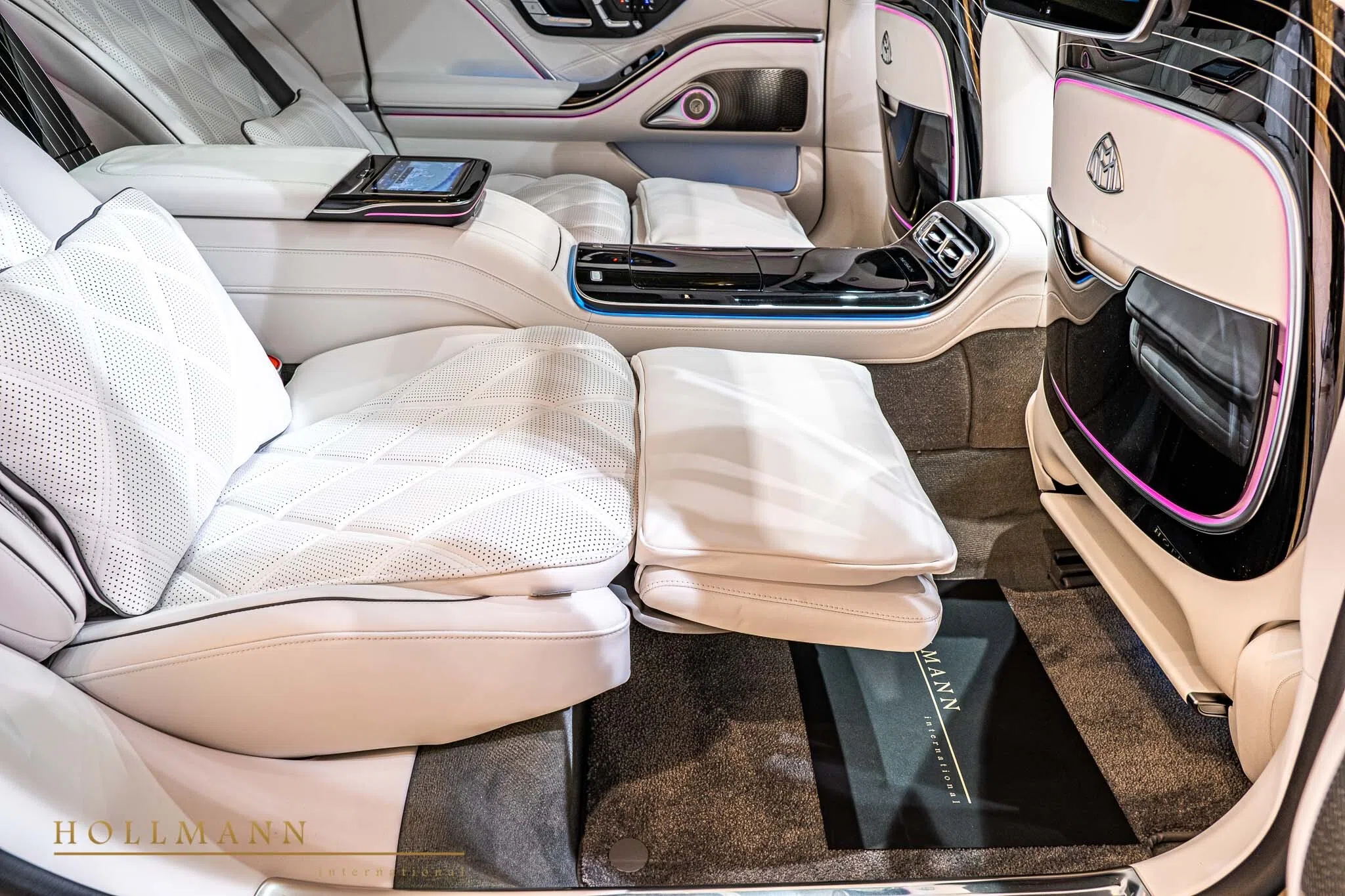 2023 Mercedes-Maybach S 580 interior, seats