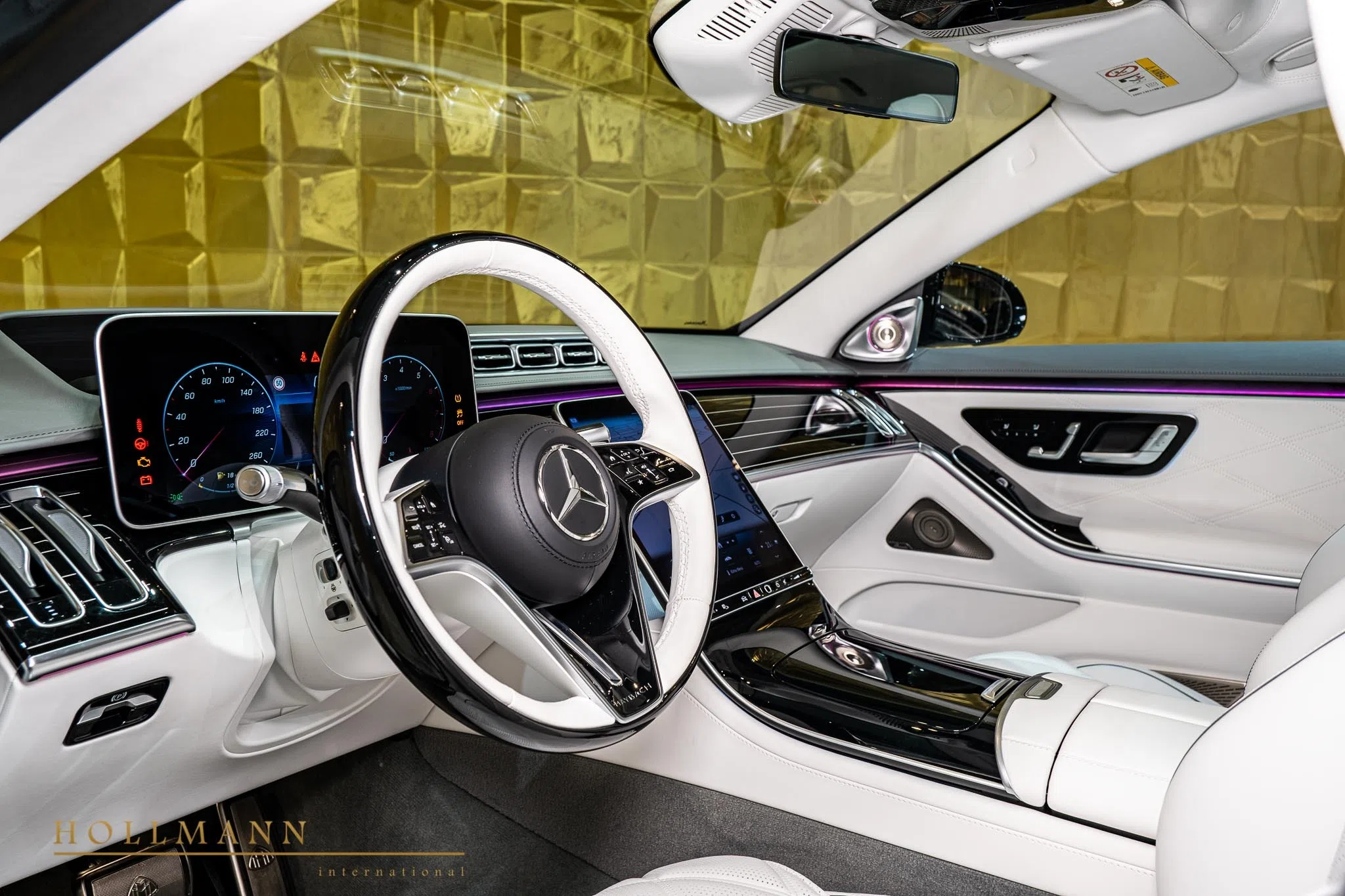 2023 Mercedes-Maybach S 580 interior, dashboard