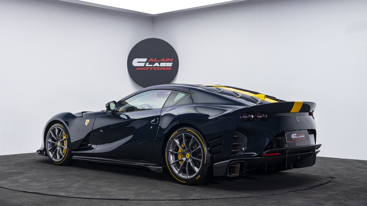 2022 Ferrari 812 Competizione, 2/18