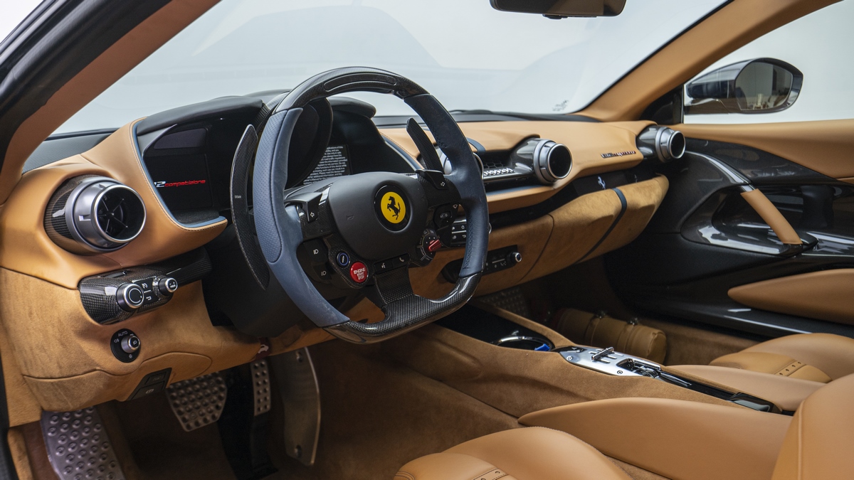 2022 Ferrari 812 Competizione, 4/18