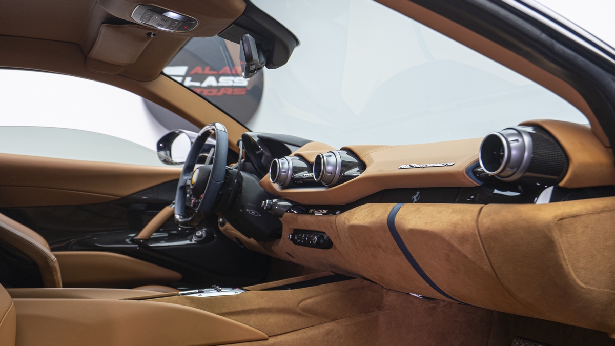 2022 Ferrari 812 Competizione, 7/18