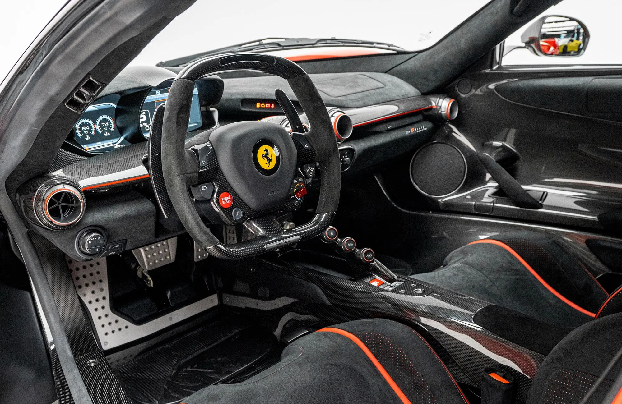 2017 Ferrari LaFerrari Aperta interior, dashboard