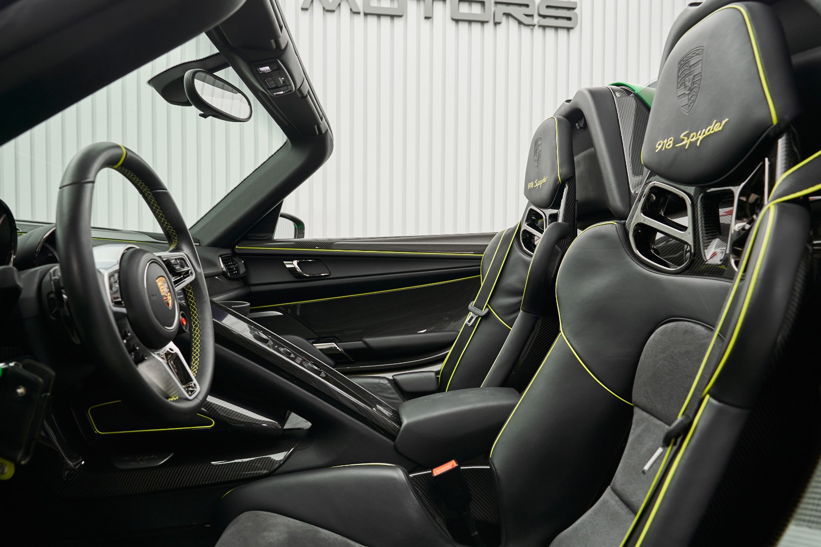 2015 Porsche 918 Spyder, 10/18