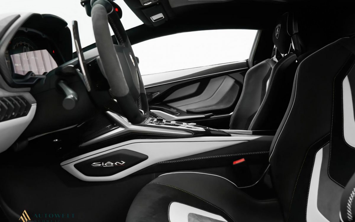2021 Lamborghini Sián FKP 37, 2/2