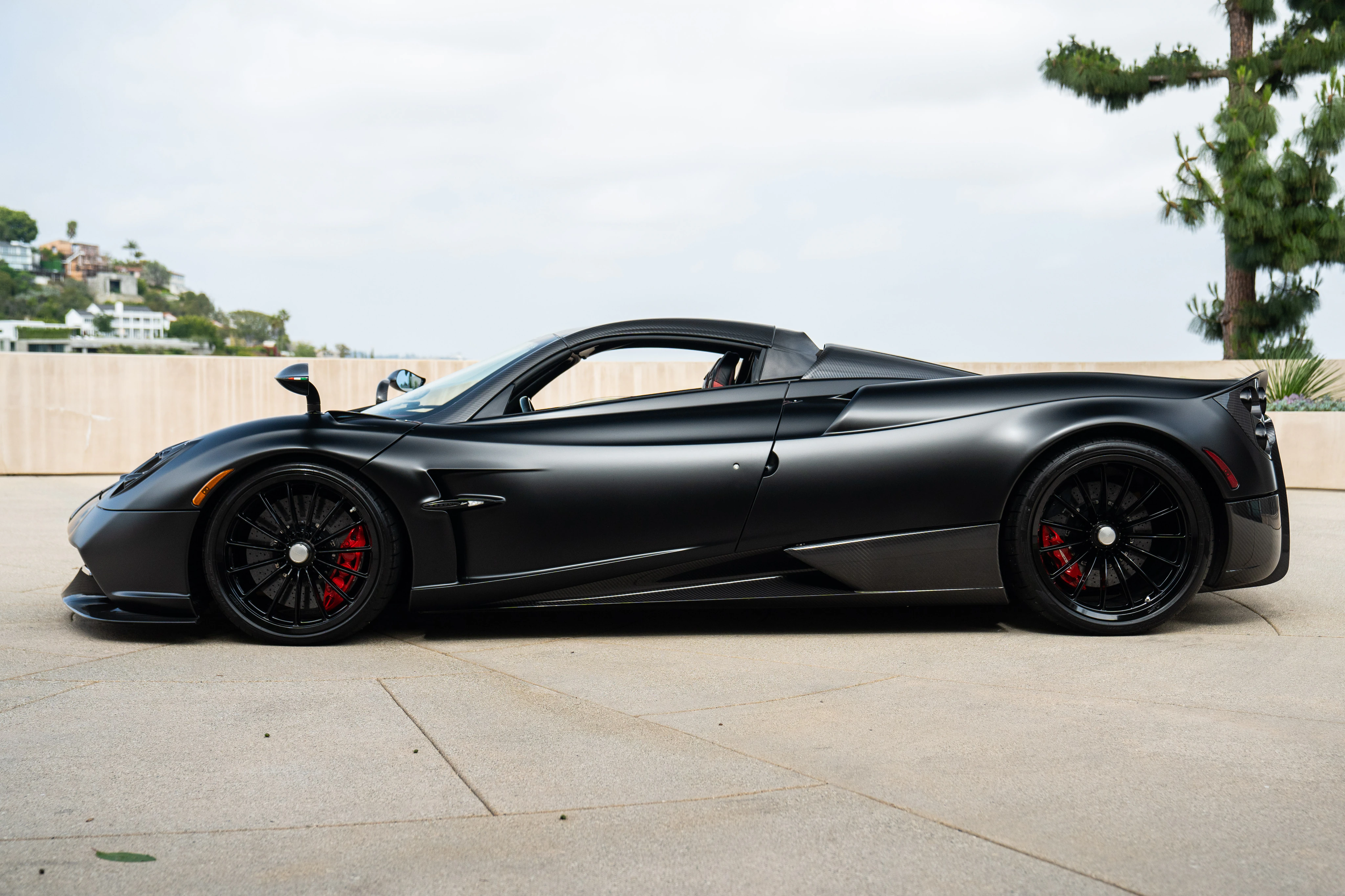 2017 Pagani Huayra Roadster, 4/37