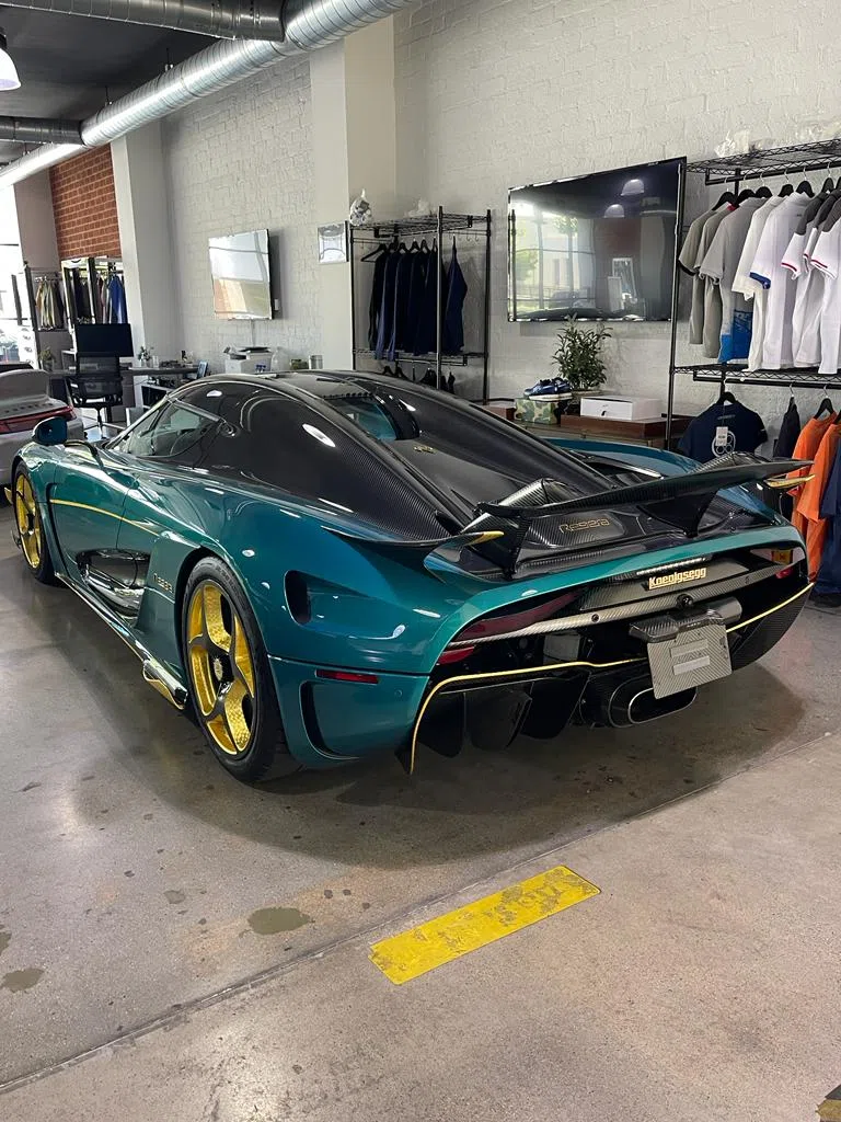 2021 Koenigsegg Regera Coupe for sale, exterior, Candy Liquid Blue