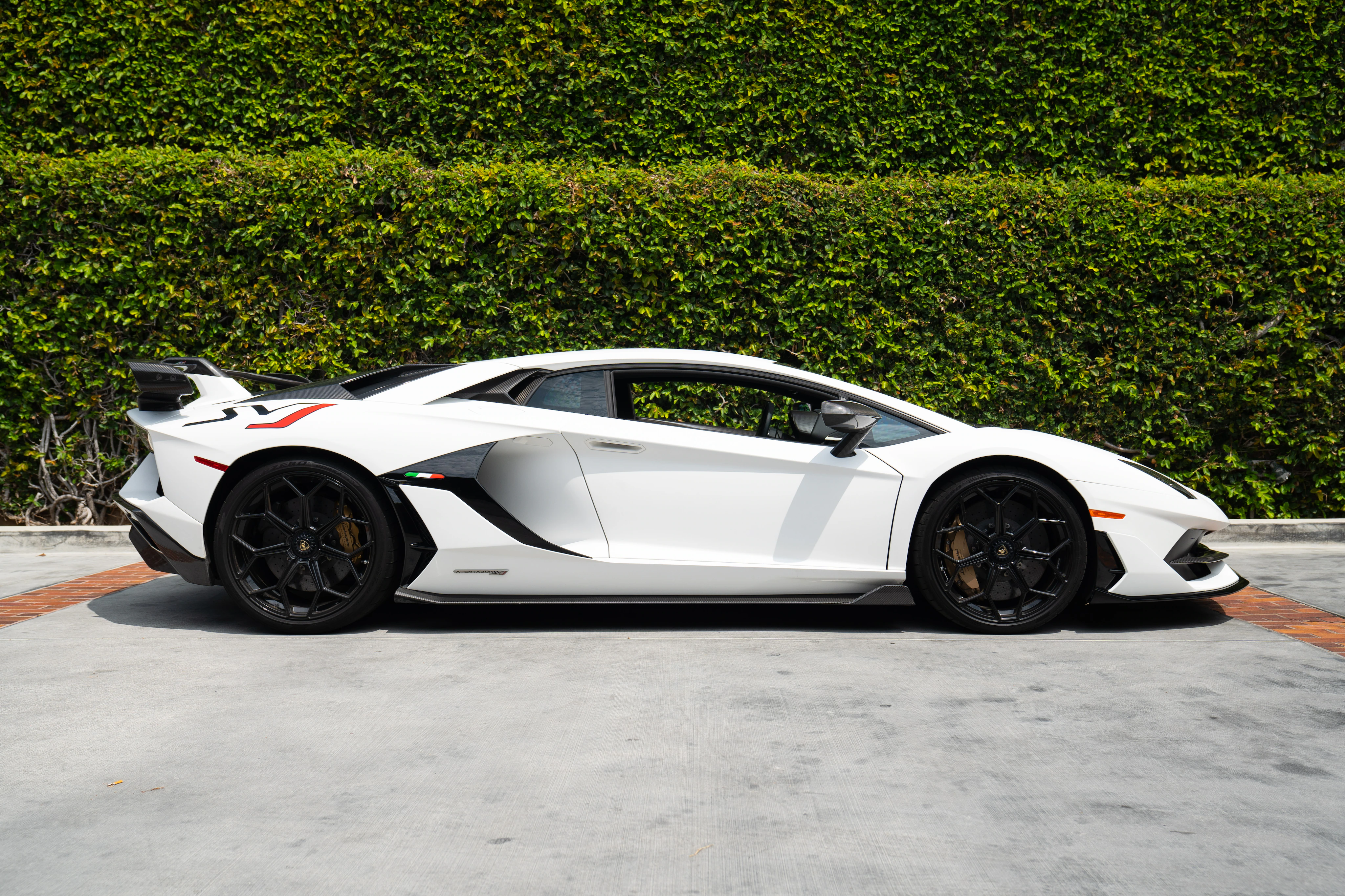 2019 Lamborghini Aventador SVJ Coupe, 2/13