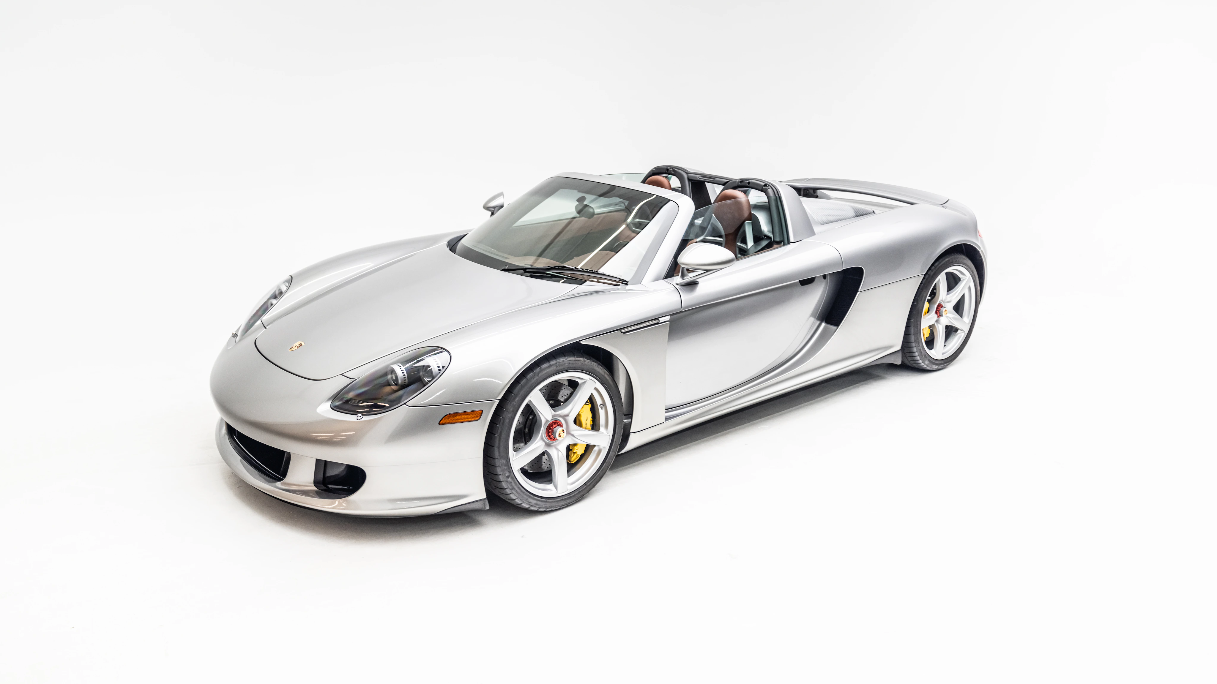 2005 Porsche Carrera GT, 3/16